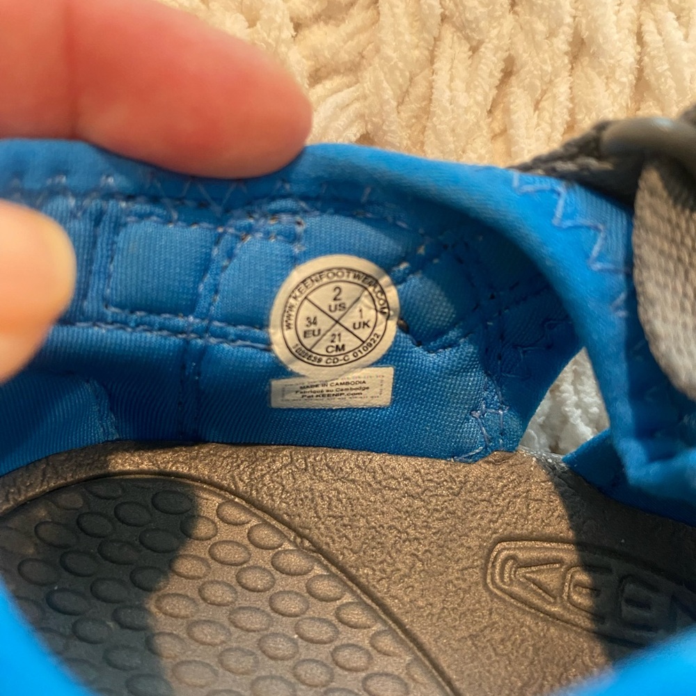 Kids Newport H2 Blue Water Sandals. Size 2. - Picture 4 of 4